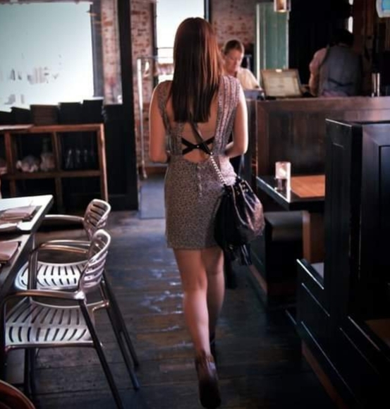 Dress with flower pattern - Picture 2 of 10